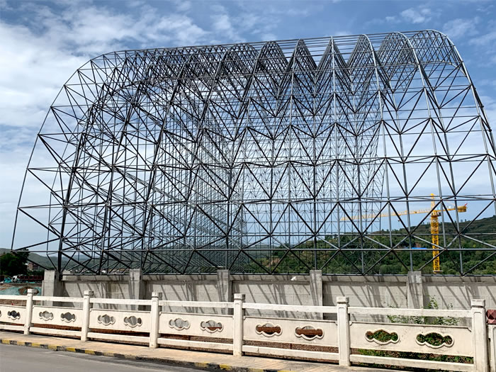 鞍山山寨矿储煤棚网架